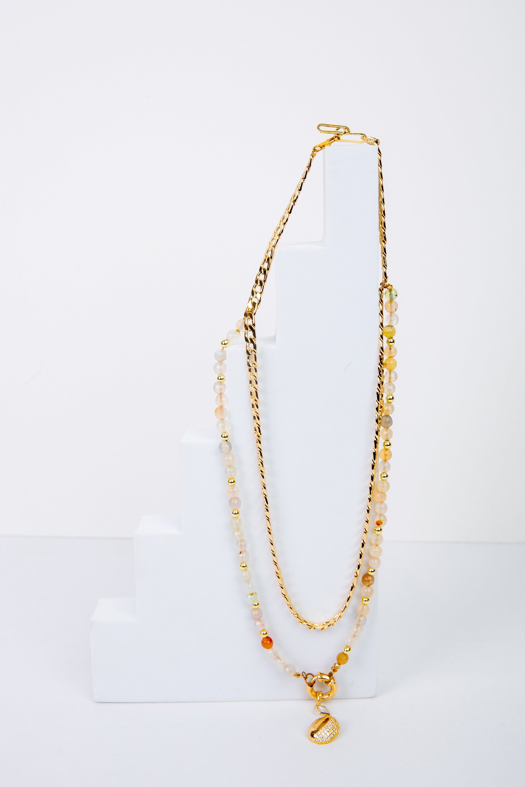 Bloom Necklace in Offwhite